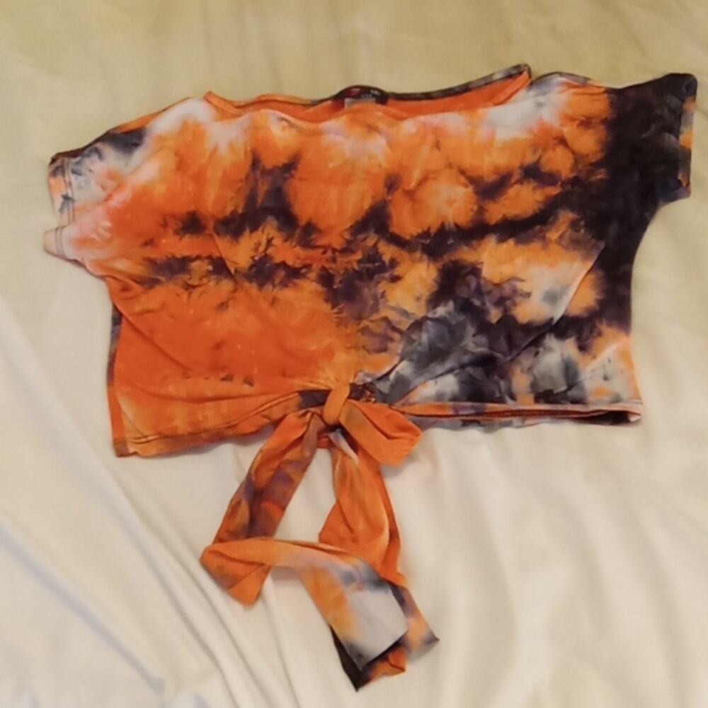 Inc. Women's Size Small tie dye crop tie front short sleeve top. Festival,Y2K